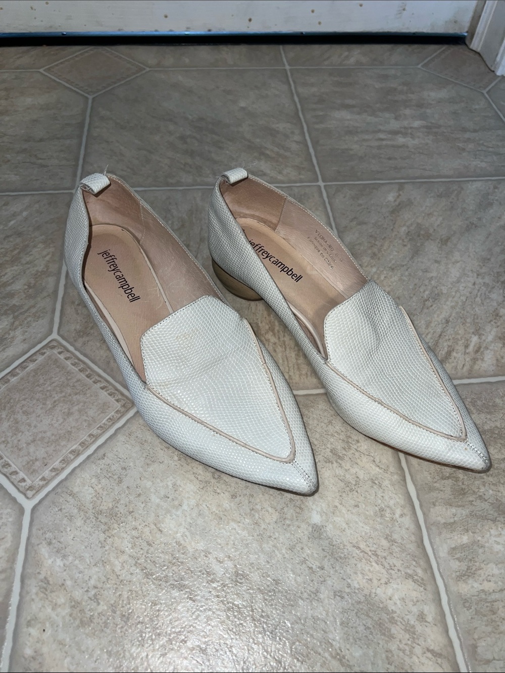 Jeffrey Campbell Ivory Textured Pointed-Toe Slip-On Flats
